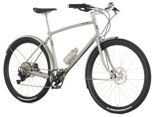 Pashley Morgan 110 in Satin-Champagne, komplettes Fahrrad in Schrägansicht
